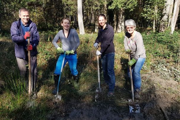 Mitglieder Aktivenkreis Gelbbauchunke Bund Naturschutz